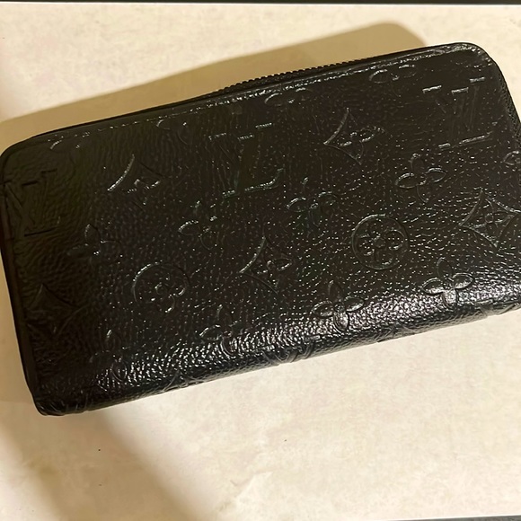 Purse - Picture 1 of 2